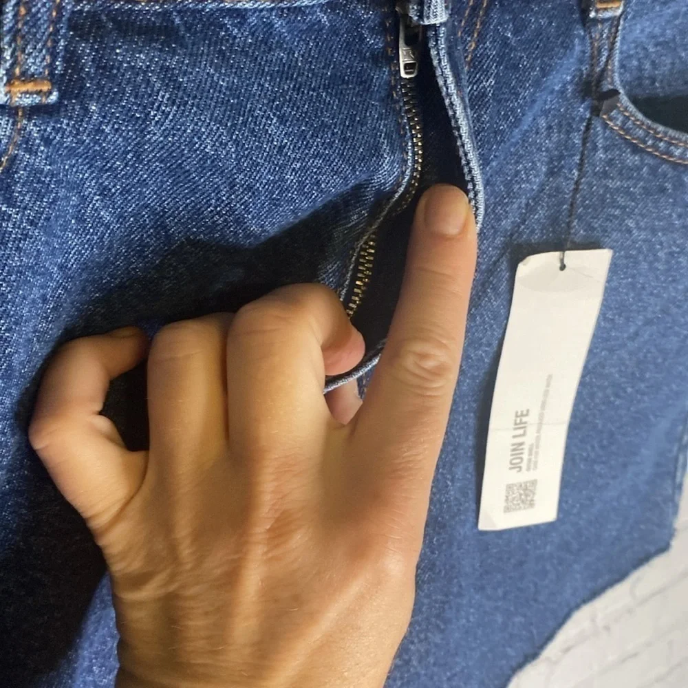 Zara Jean Shorts Raw Distressed Hem High Rise Dark Wash Size 10 - Picture 6 of 15